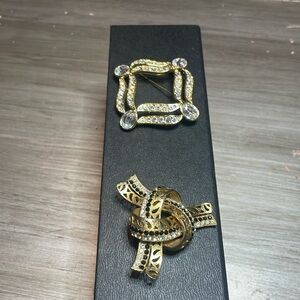 2 gold tone vintage brooches see photos